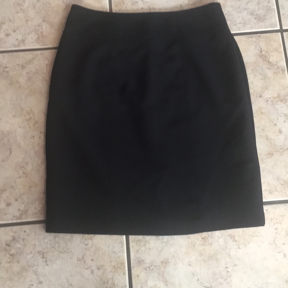 Fairly worn Worthington skirt with back zipper